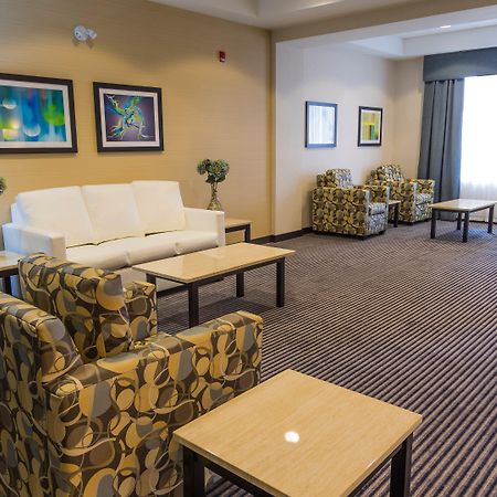 Holiday Inn Express Thunder Bay By Ihg Bagian luar foto