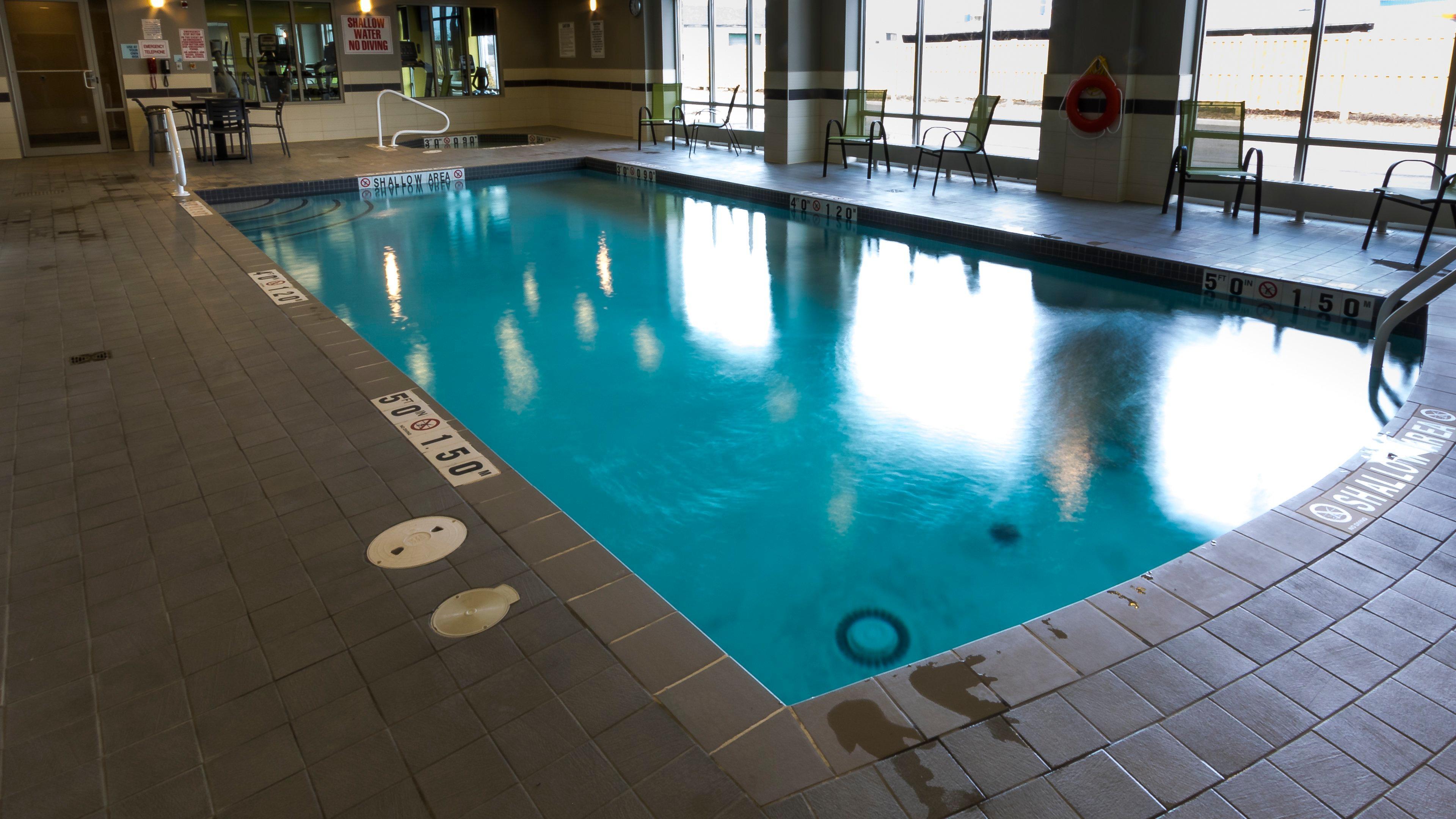Holiday Inn Express Thunder Bay By Ihg Bagian luar foto