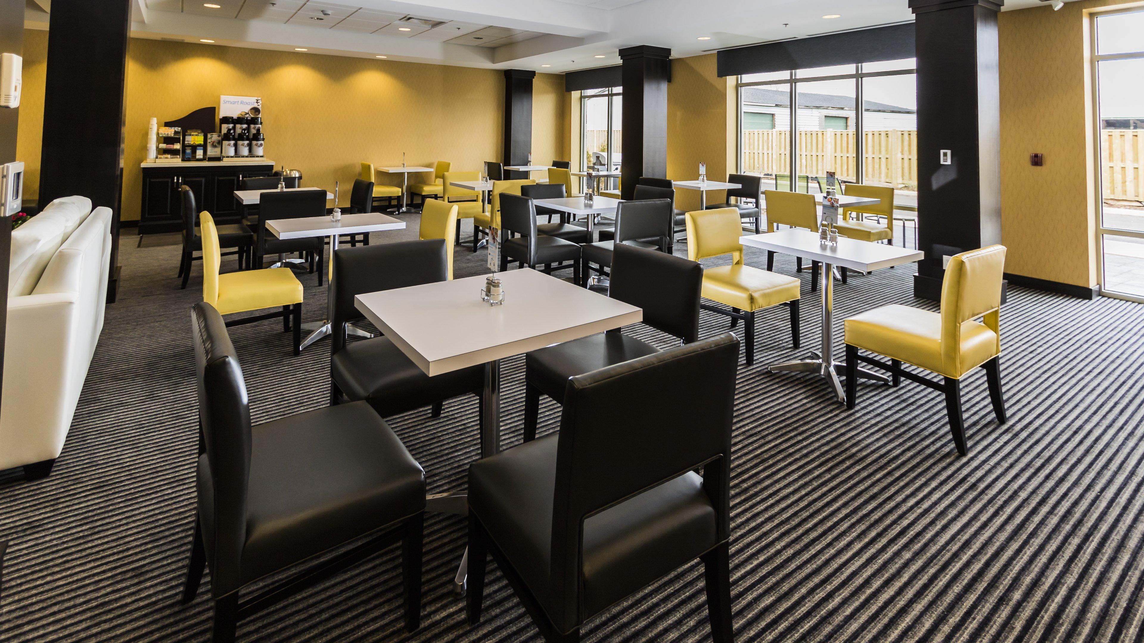 Holiday Inn Express Thunder Bay By Ihg Bagian luar foto