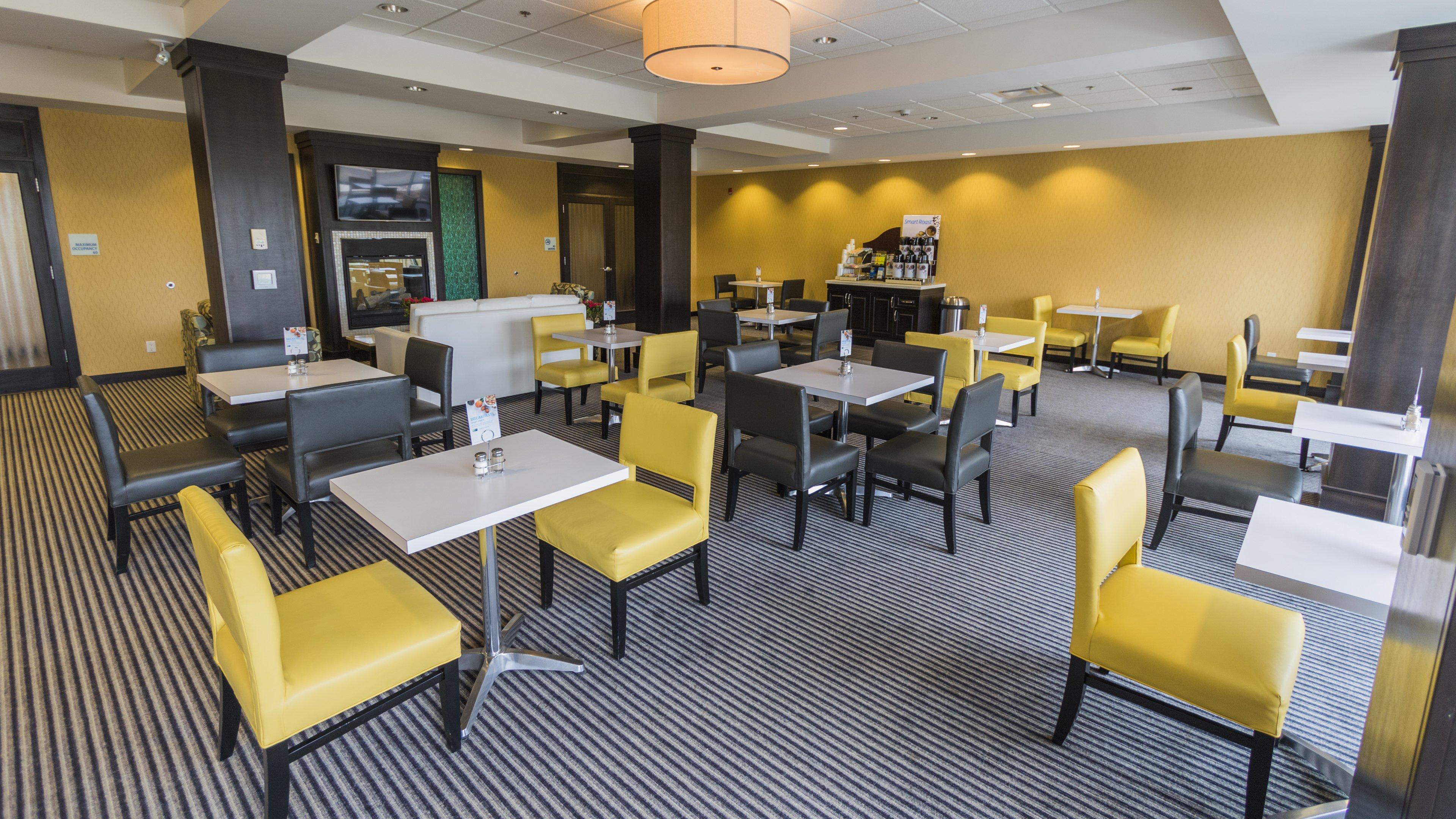 Holiday Inn Express Thunder Bay By Ihg Bagian luar foto