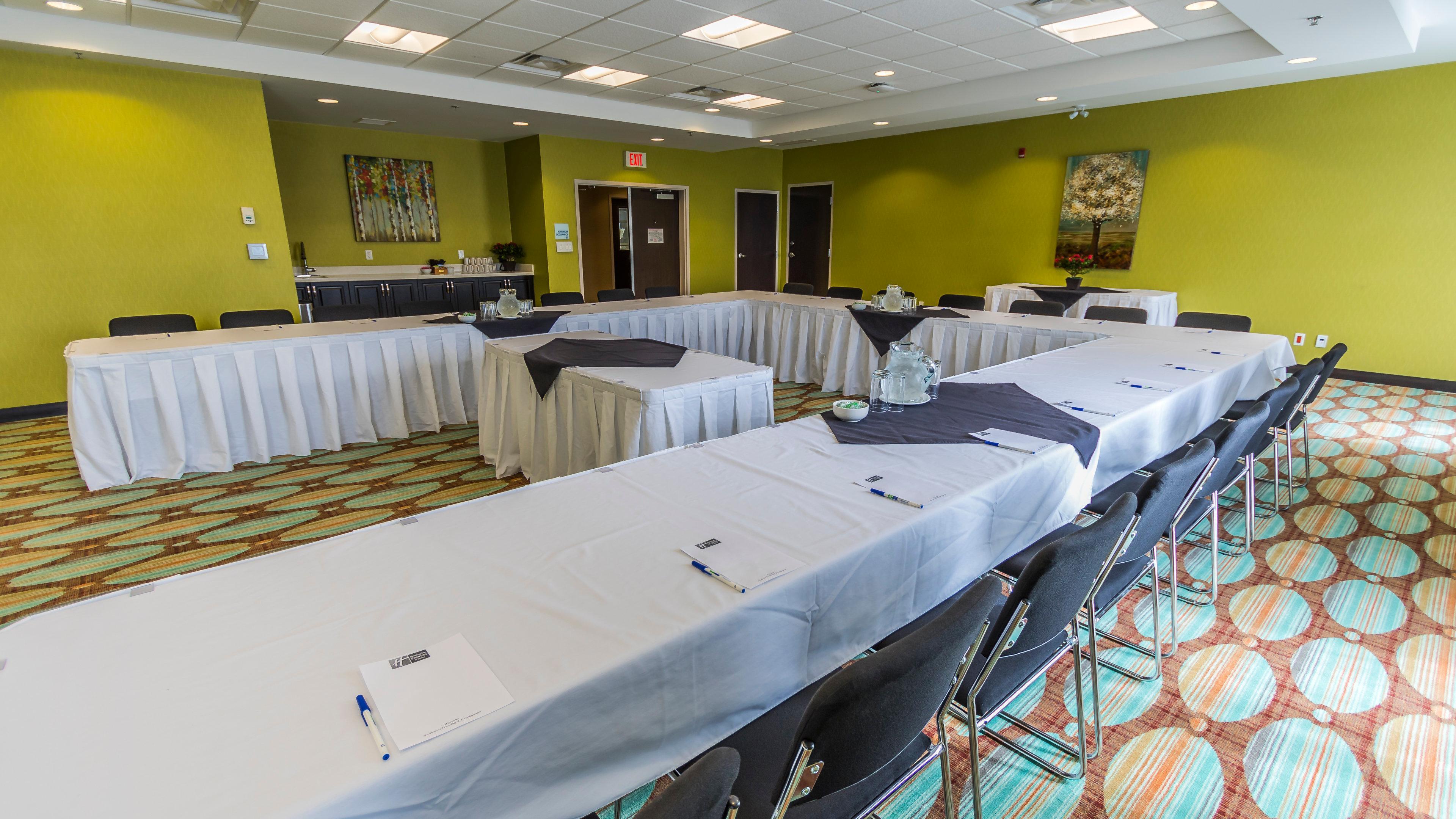 Holiday Inn Express Thunder Bay By Ihg Bagian luar foto