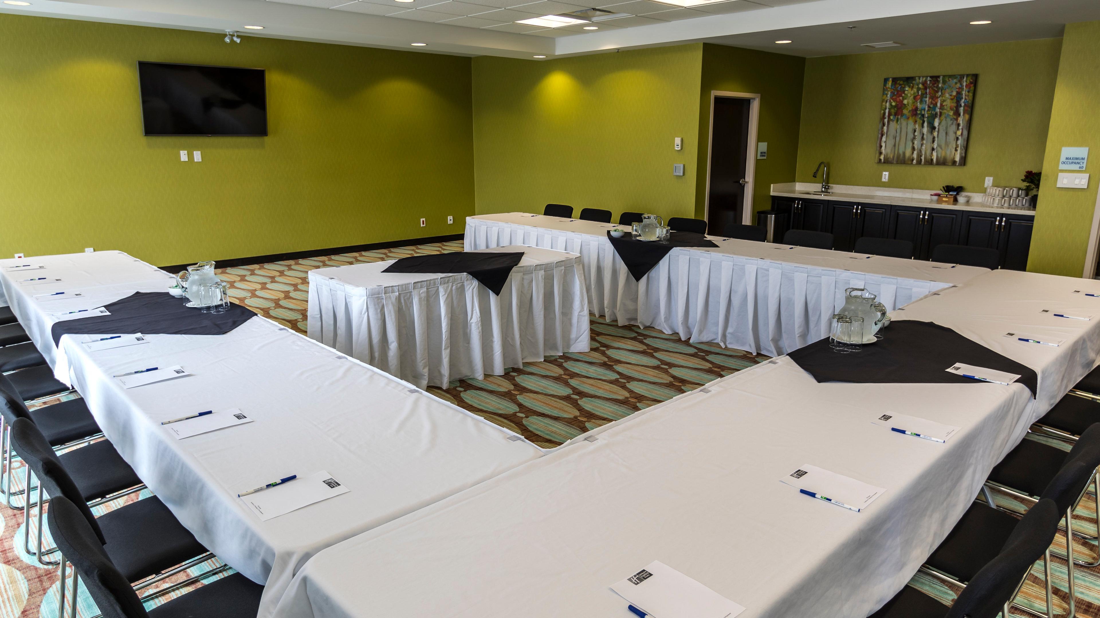 Holiday Inn Express Thunder Bay By Ihg Bagian luar foto